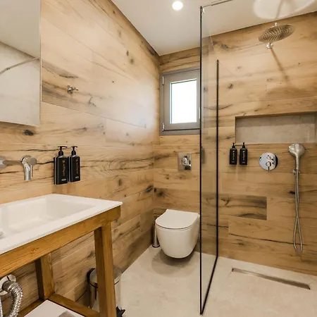 Emerald Project Apartmanhotel Liménasz