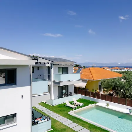 Hotel apartamentowy Emerald Project